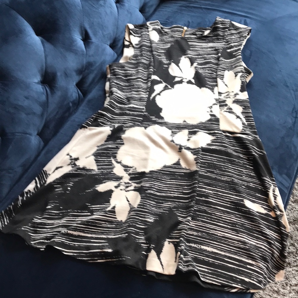 Black & White Floral Print Dress-Size: XL